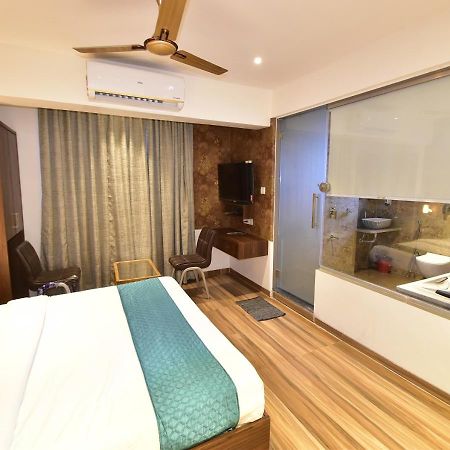 Hotel Candor Amigo Airoli Mind Space Navi Mumbai Exterior photo